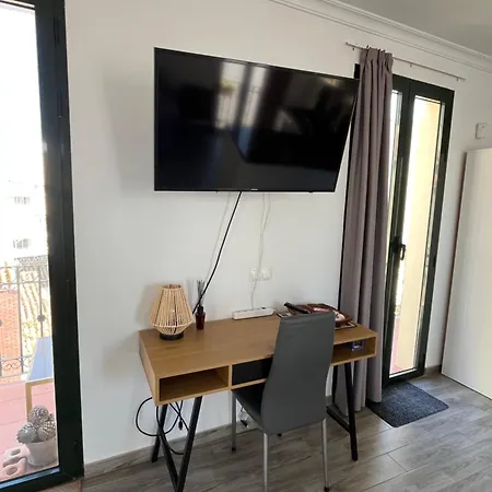 Old Town Penthouse Studio, 2 Min To Lejlighed
