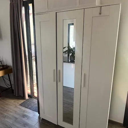 Old Town Penthouse Studio, 2 Min To Estepona